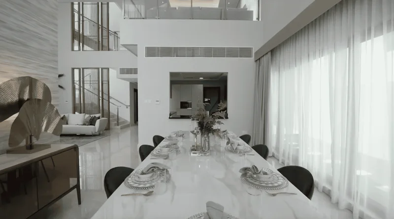 Interior 6